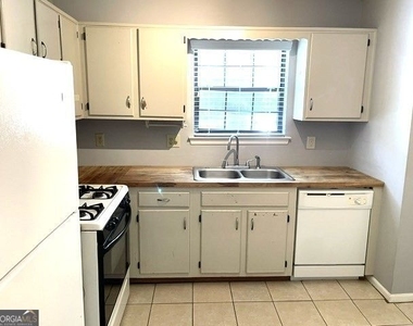 1013 Travelers Trail Nw - Photo Thumbnail 7