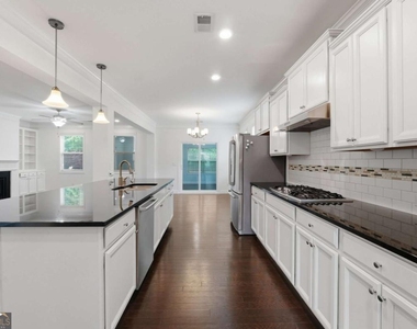 4865 Alexandria Avenue - Photo Thumbnail 6