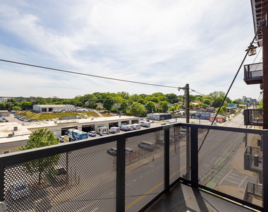 764 Memorial Drive Se - Photo Thumbnail 10
