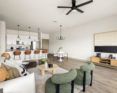 764 Memorial Drive Se - Photo Thumbnail 3