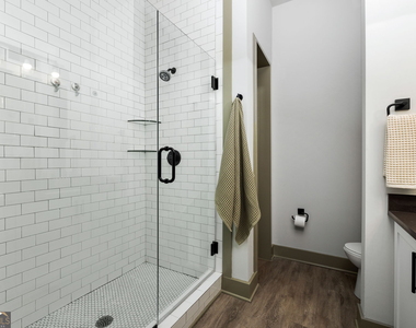 764 Memorial Drive Se - Photo Thumbnail 16