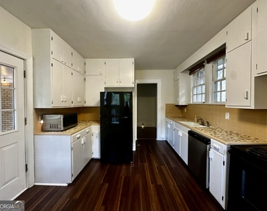 138 Desoto Place - Photo Thumbnail 14