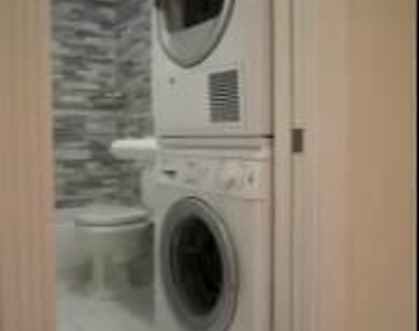 West 52nd Street - Photo Thumbnail 5