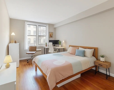 East 58th Street - Photo Thumbnail 2