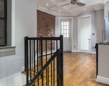 West 103rd Street - Photo Thumbnail 1