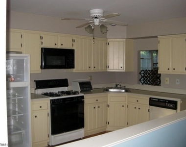 25 Wexford Dr - Photo Thumbnail 1