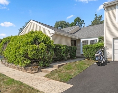 123 Harrow Dr - Photo Thumbnail 2