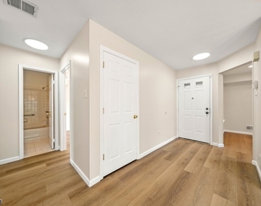 123 Harrow Dr - Photo Thumbnail 6