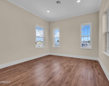 58 Cove Road - Photo Thumbnail 12