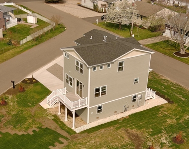 58 Cove Road - Photo Thumbnail 77