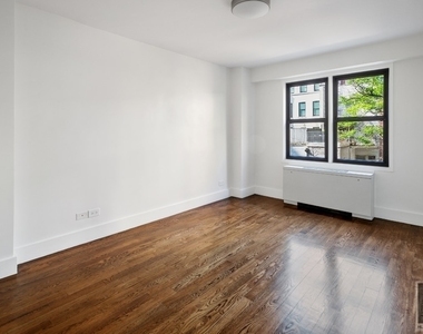 East 63 Street - Photo Thumbnail 1