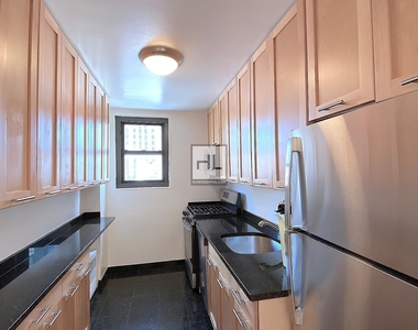 East 49th Street - Photo Thumbnail 1