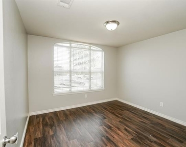 8826 Tucker Street - Photo Thumbnail 11