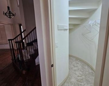 12340 Payne Street - Photo Thumbnail 6