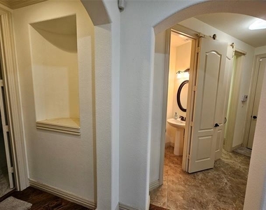 12340 Payne Street - Photo Thumbnail 7