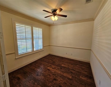 12340 Payne Street - Photo Thumbnail 4