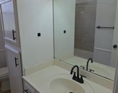 233 Vista Way - Photo Thumbnail 20
