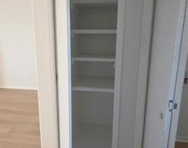 233 Vista Way - Photo Thumbnail 9