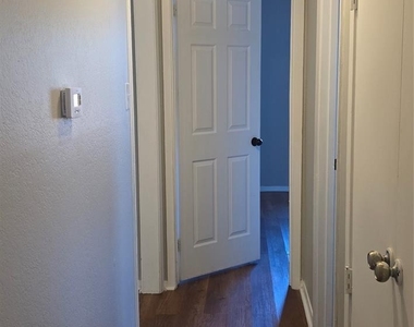 235 Vista Way - Photo Thumbnail 34