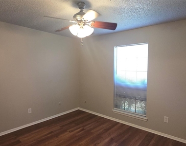235 Vista Way - Photo Thumbnail 32