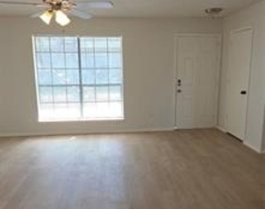 233 Vista Way - Photo Thumbnail 10