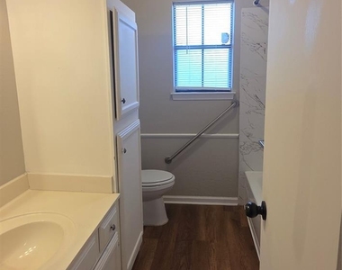 235 Vista Way - Photo Thumbnail 26