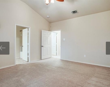 187 Castleridge Drive - Photo Thumbnail 9