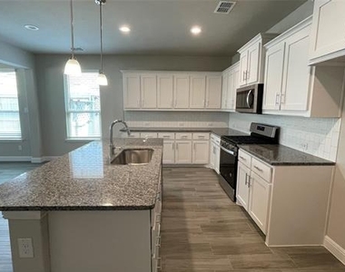 2316 Coyote Way - Photo Thumbnail 1