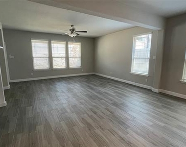 2316 Coyote Way - Photo Thumbnail 2