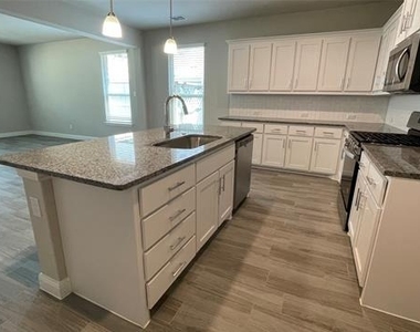2316 Coyote Way - Photo Thumbnail 3
