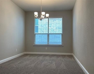 2316 Coyote Way - Photo Thumbnail 8