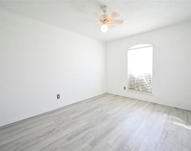 1631 Mt Zion Drive - Photo Thumbnail 15