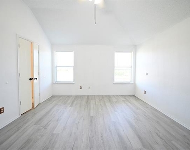 1631 Mt Zion Drive - Photo Thumbnail 11