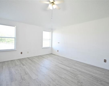 1631 Mt Zion Drive - Photo Thumbnail 10