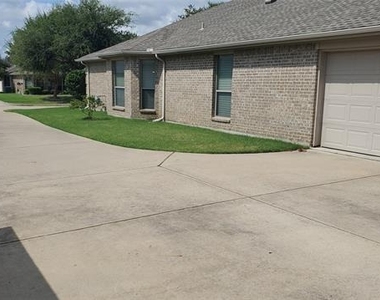 301 Ponderosa Trail - Photo Thumbnail 1