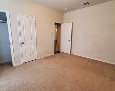 301 Ponderosa Trail - Photo Thumbnail 16