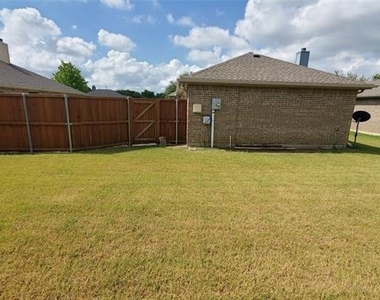 301 Ponderosa Trail - Photo Thumbnail 2