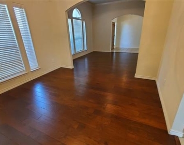 301 Ponderosa Trail - Photo Thumbnail 7