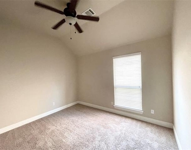 281 Dragonfly Drive - Photo Thumbnail 14