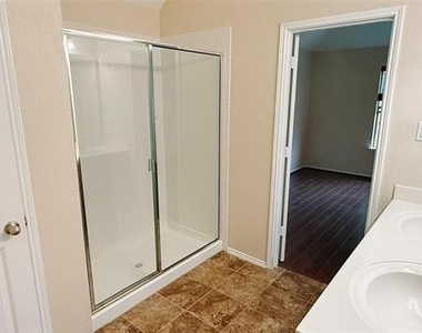 4308 Summer Star Lane - Photo Thumbnail 11