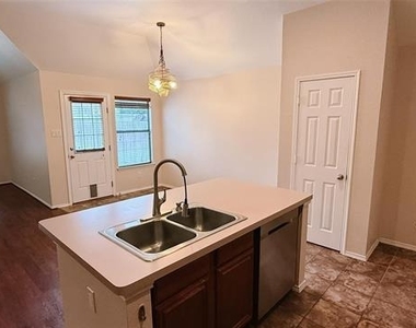 4308 Summer Star Lane - Photo Thumbnail 3