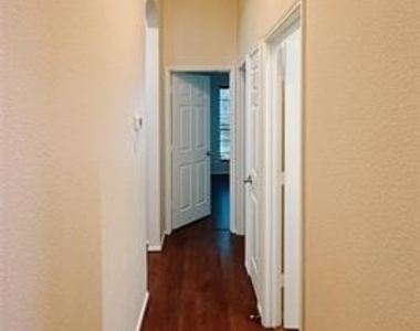 4308 Summer Star Lane - Photo Thumbnail 17