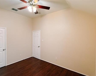 4308 Summer Star Lane - Photo Thumbnail 20
