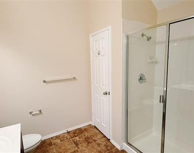 4308 Summer Star Lane - Photo Thumbnail 10