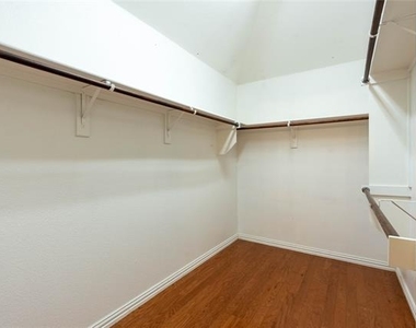 935 Panther Lane - Photo Thumbnail 26