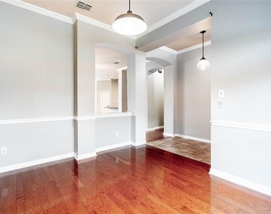 935 Panther Lane - Photo Thumbnail 9