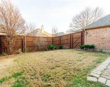 935 Panther Lane - Photo Thumbnail 5