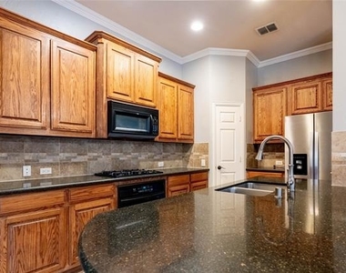 935 Panther Lane - Photo Thumbnail 14