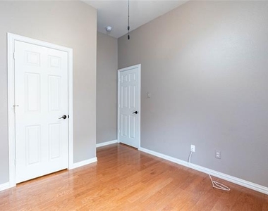 935 Panther Lane - Photo Thumbnail 20