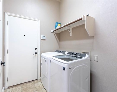 935 Panther Lane - Photo Thumbnail 16
